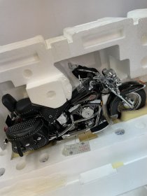 ハーレーダビッドソン　フランクリンミント５／1ヘリテイジソフテイルクラシックプレミアエディション買取りました