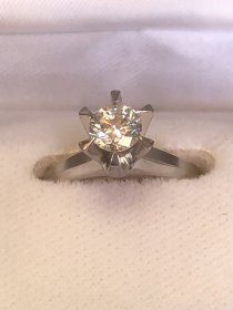 リサイクルショップ　リバース貴金属類高価買取中です