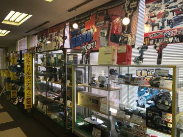 中古 電動工具 たくさん品揃えしております☆ インパクトドライバー 丸ノコ 発電機 ツールセット