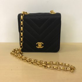 CHANEL シャネル Vステッチ チェーン ショルダーバッグ入荷しました♪ リサイクルショップ リバース東広島店 東広島市西条上市町7-42 法務局向かい