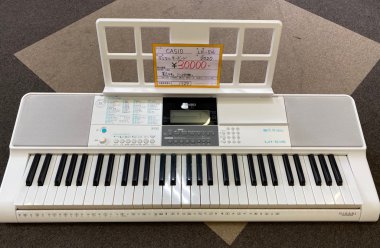 CASIO デジタルキーボード LK-516 2020年モデル 入荷いたしました☆リサイクルショップ リバース東広島店 東広島市西条上市町7-42 ☎082-423-9137
