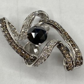 金が先月の6月よりもさらに高騰しております。ネックレス、リング、ブレスレット、ピアス、イヤリング、コイン、ネクタイピン等買取致します。リサイクルショップ リバース尾道店 尾道市天満町15-12