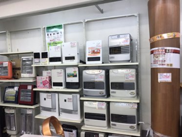 中古 暖房家電 たくさん入荷しております。リサイクルショップ リバース尾道店 尾道市 天満町15-12 電気ストーブ 石油ファンヒーター ブルーヒーター デロンギ オイルヒーター 電気カーペット等