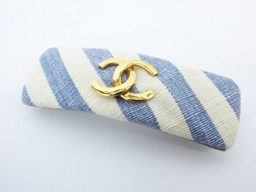 CHANELのココマーク柄バレッタ（ ゴールド金具 斜め ストライプ 髪留め 青×白 ヘアアクセサリー）買い取りました！