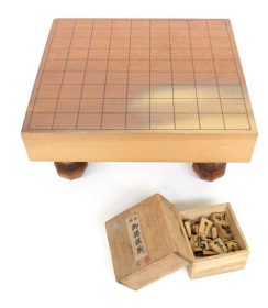 将棋盤 足付き 将棋駒セット 板目 買い取りました♪ 将棋や囲碁など趣味の商品も買い取ります! リサイクルショップ リバース 三原 尾道 東広島 買取 換金