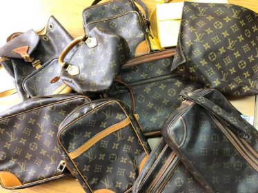 出張鑑定・LINE査定・店頭査定いたします！20年以上前のルイヴィトンもぜひお持ち下さいませ