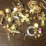 【貴金属　（片方だけのピアス　チェーンの切れたネックレスなど）がタンスの奥に眠っていませんか？】