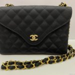 CHANELのバックとブローチ買取りました