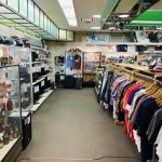 リサイクルショップリバース　三原店　洋服　アクセサリーやバッグの配置をリニューアルしました