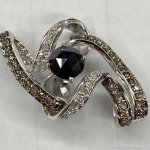 金が先月の6月よりもさらに高騰しております。ネックレス、リング、ブレスレット、ピアス、イヤリング、コイン、ネクタイピン等買取致します。リサイクルショップ リバース尾道店 尾道市天満町15-12